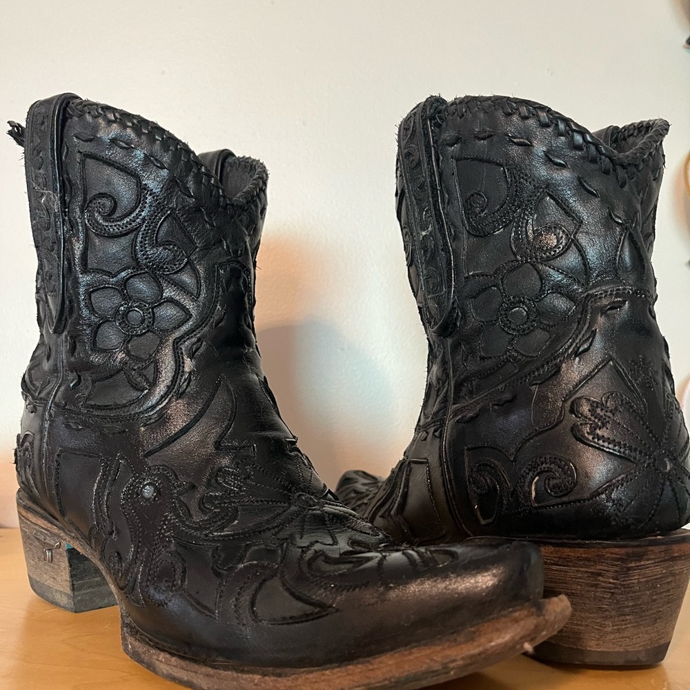 Black Floral Snip Toe Ankle Boots